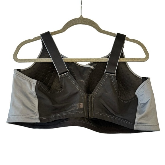 Livi Active Molded Cup No Wire Sports Bra - Picture 5 of 9